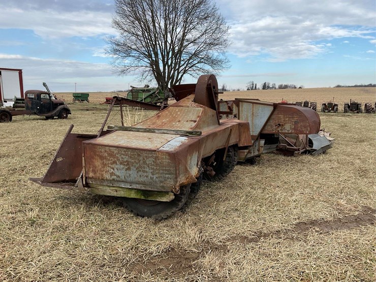 gleaner-fordson-mounted-combine-image-7