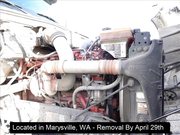 2015-peterbilt-567-image-11