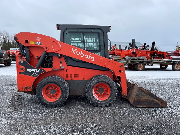 2022-kubota-ssv75-image-4