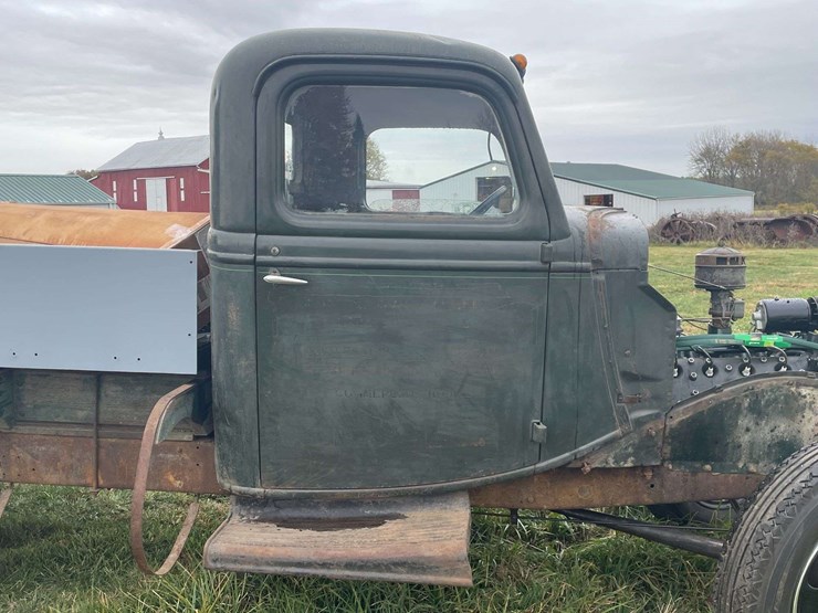 1935-ford-wrecker-image-16