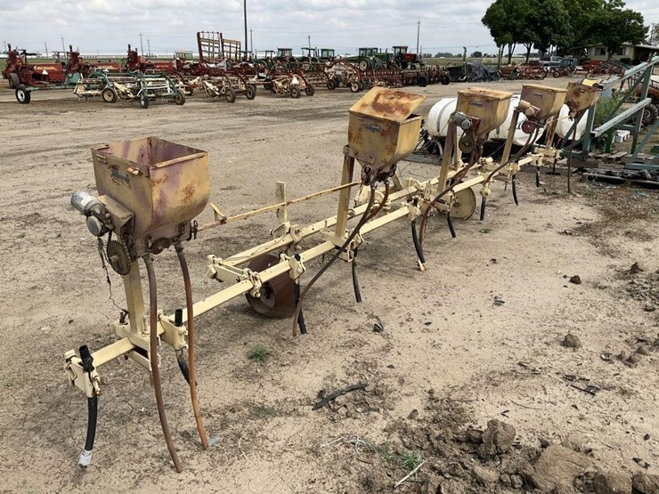 gandy-3-pt-8-row-30"-baiter-bar-image-4