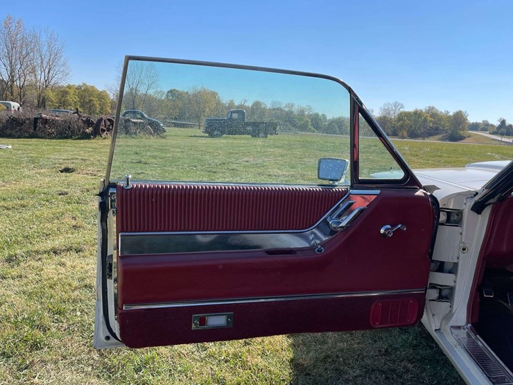 1965-ford-thunderbird-image-47