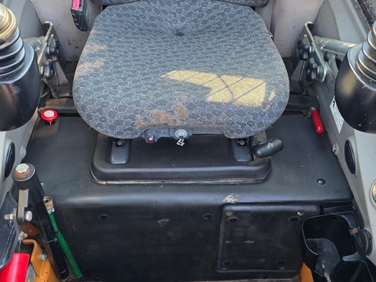 2021-case-tv450b-image-44