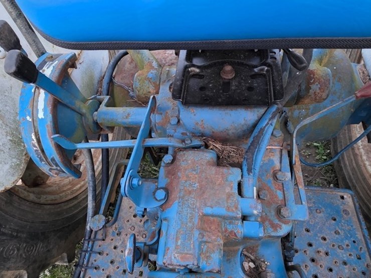 1984-ford-4610-image-33