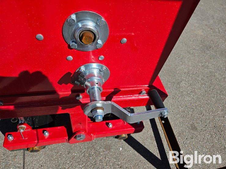 2025-massey-ferguson-730-image-9