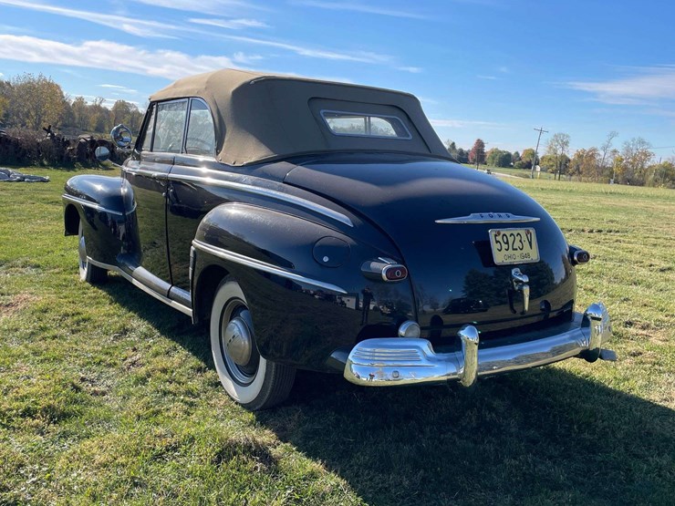 1948-ford-super-deluxe-convertible-image-3