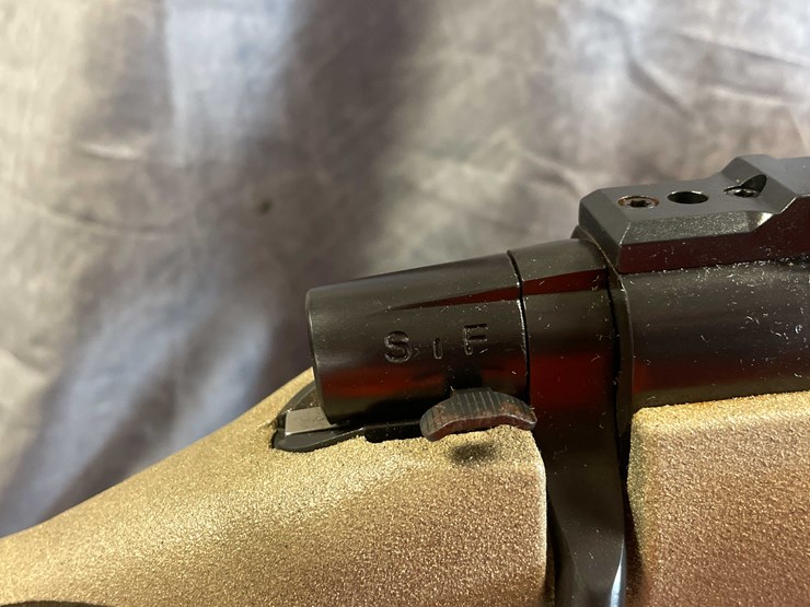 #10137-•-weatherby-vangaurd,-7mm-rem-mag-bolt-action-rifle,-sn:-vb065127-image-6