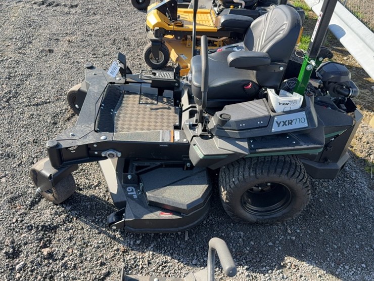 #4056-•-yakta-yxr-710-zero-turn-mower-image-11
