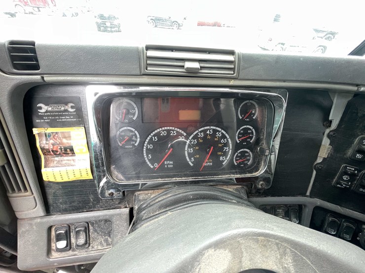 #238-•-2007-freightliner-semi-tractor-(title-in-delay)-(denmark,-wi)-image-53