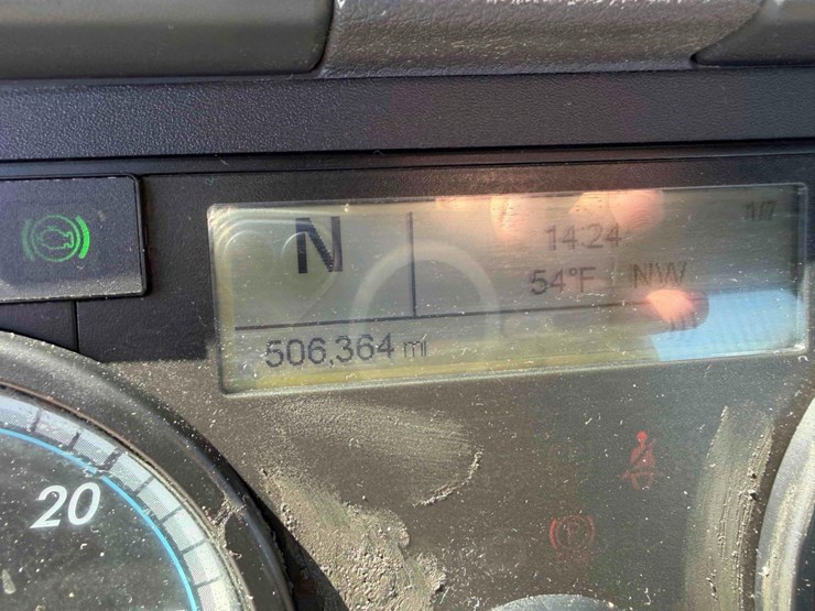 2018-freightliner-cascadia-single-axle-road-tractor-image-14