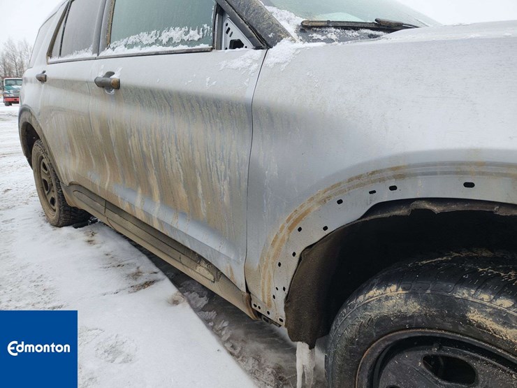 2020-ford-explorer-image-26