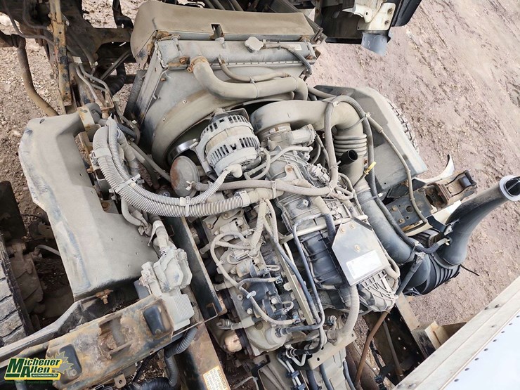 2016-isuzu-npr-image-20