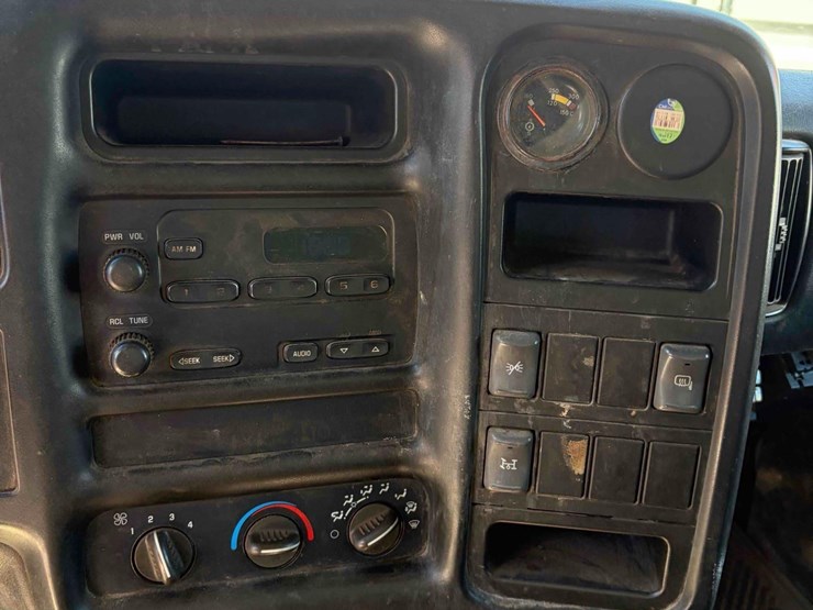2003-chevrolet-c4500-stake-body-dump-image-9