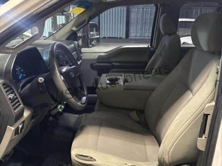 2017-ford-f550-image-31