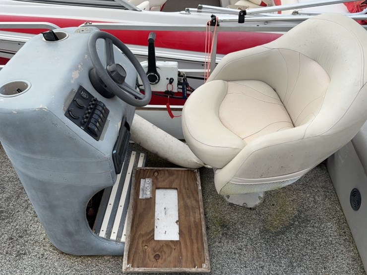 #4007-•-1990-sylvan-20'-pontoon-boat-image-13