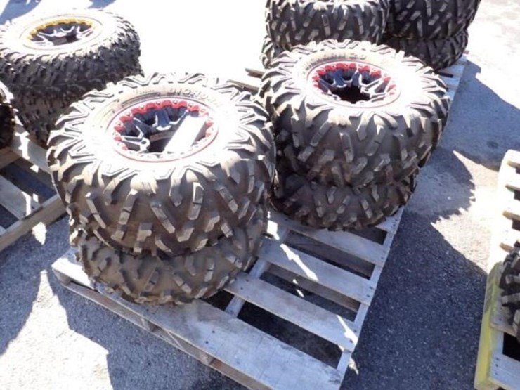 qty-of-(4)-maxxis-big-horn-2.0-side-by-side-image-1