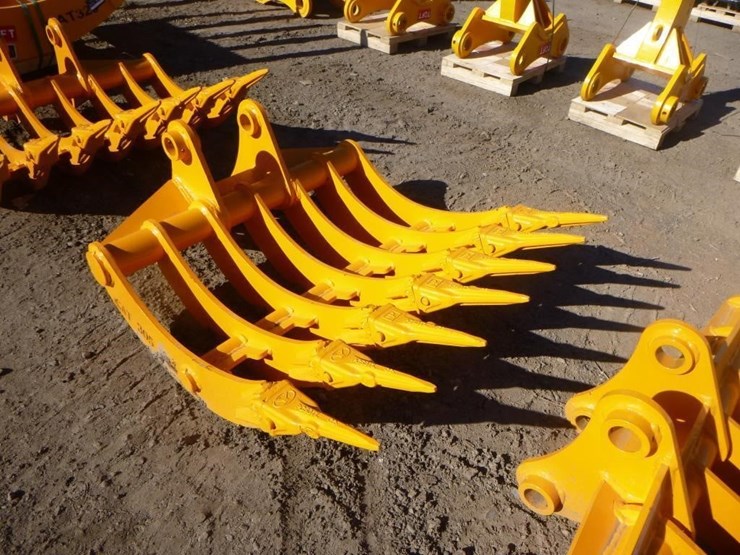 caterpillar-305-image-2