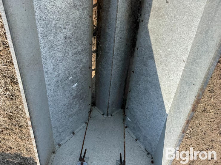 big-husky-pig-feeder-image-15