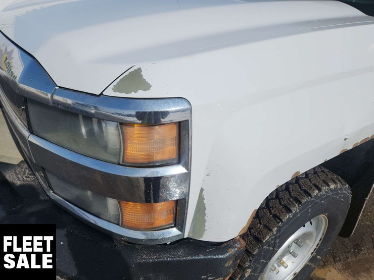 2015-chevrolet-silverado-3500hd-image-36