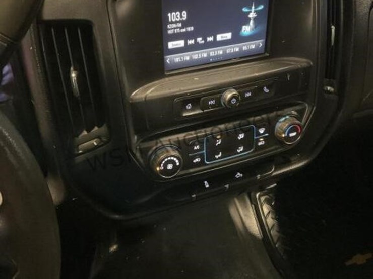 2017-chevrolet-silverado-1500-image-21