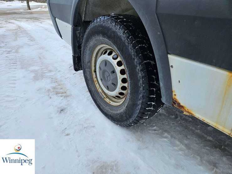 2011-mercedes-benz-sprinter-2500-image-13