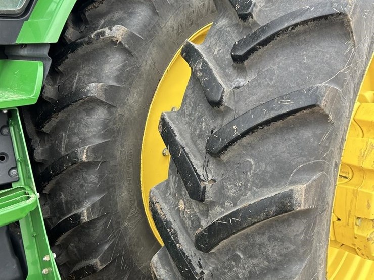 2014-john-deere-8320r-image-48