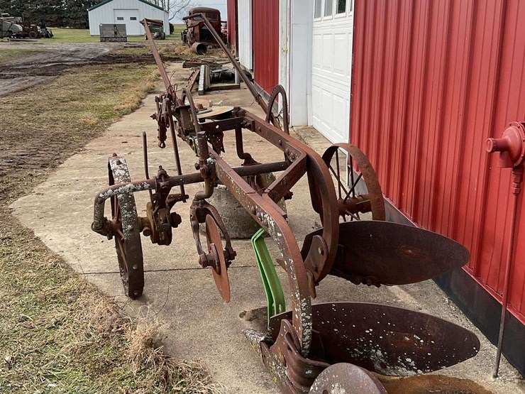 john-deere-12-image-3