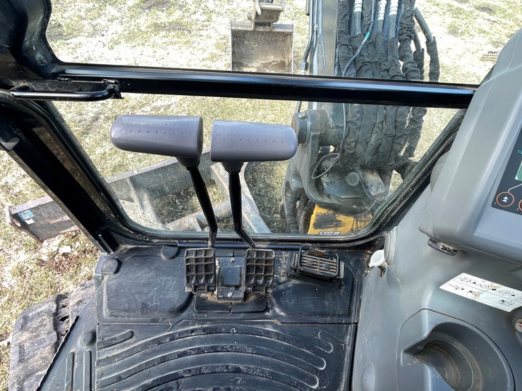 2020-deere-60g-image-46