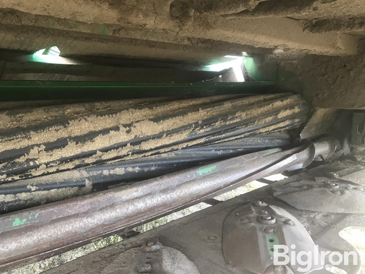 2019-john-deere-w235-image-17