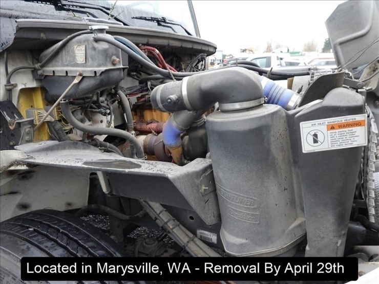 2003-freightliner-fl80-image-22