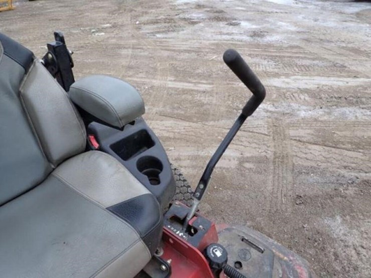 2024-toro-z-master-6000-series-zero-turn-mower-729-image-13