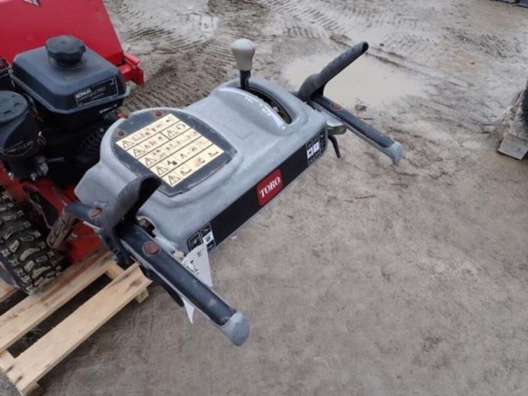 toro-power-broom-36-in.-walk-behind-rotary-broom-image-10