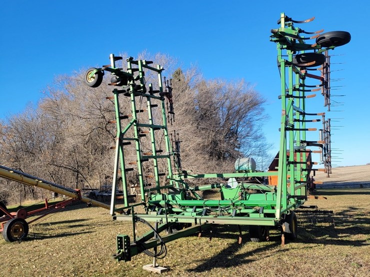 john-deere-1010-image-1