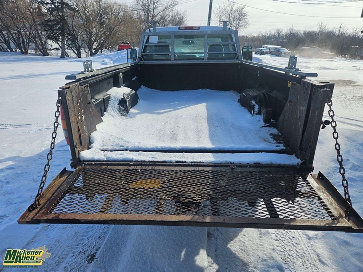 2006-gmc-sierra-2500hd-image-16