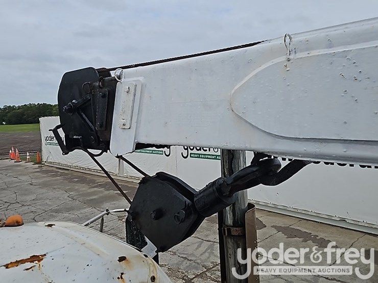 2006-ford-f750-image-19