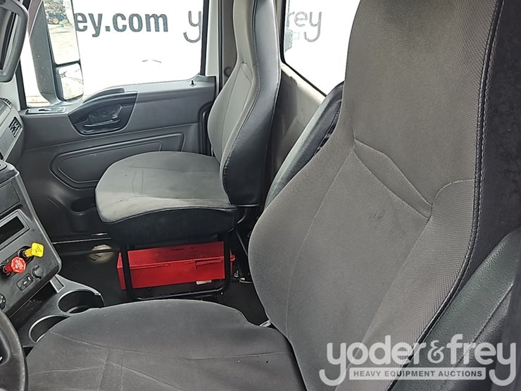 2019-international-lt-image-35