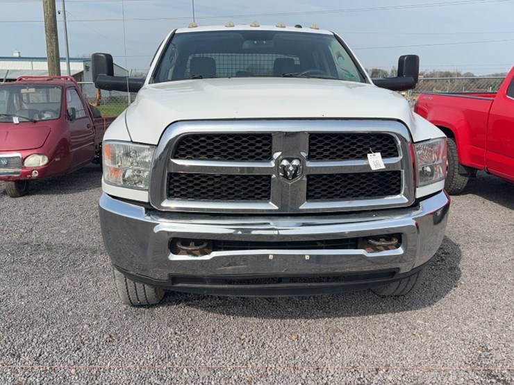 2015-dodge-2500-image-2