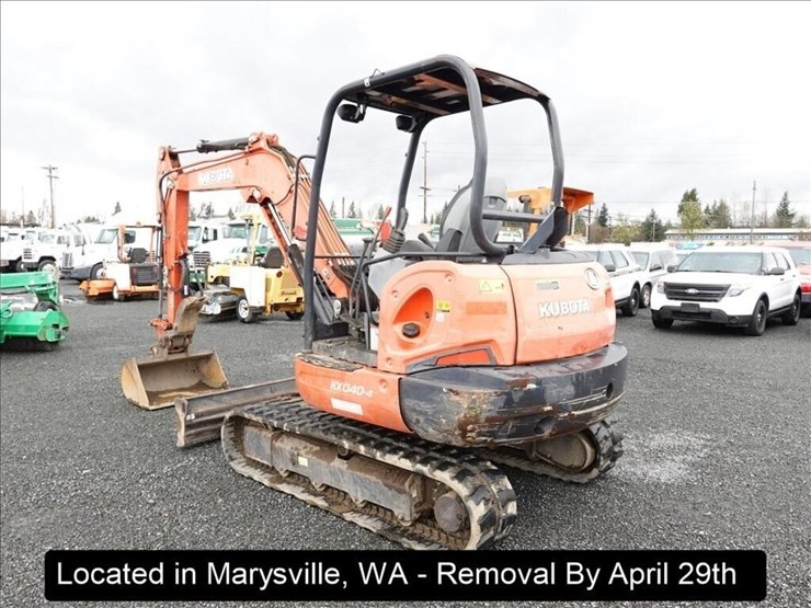 2016-kubota-kx040-4-image-16