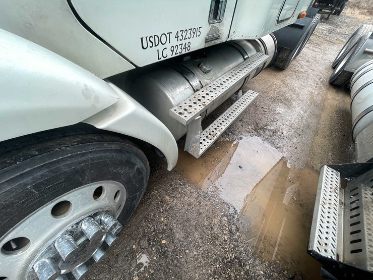 #238-•-2007-freightliner-semi-tractor-(title-in-delay)-(denmark,-wi)-image-14