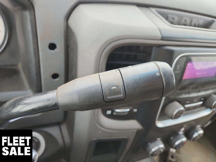 2019-ram-1500-classic-image-22