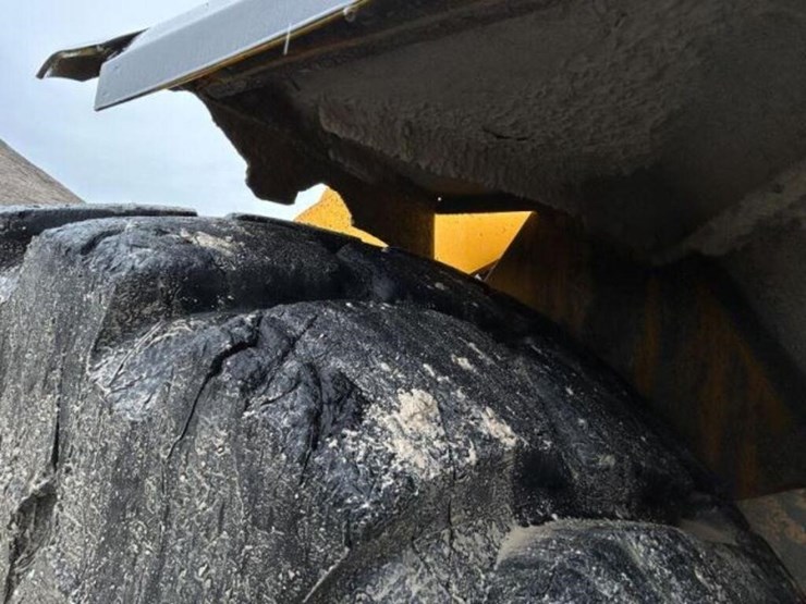 2012-volvo-l220g-image-13