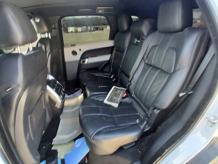 2016-land-rover-range-rover-image-57