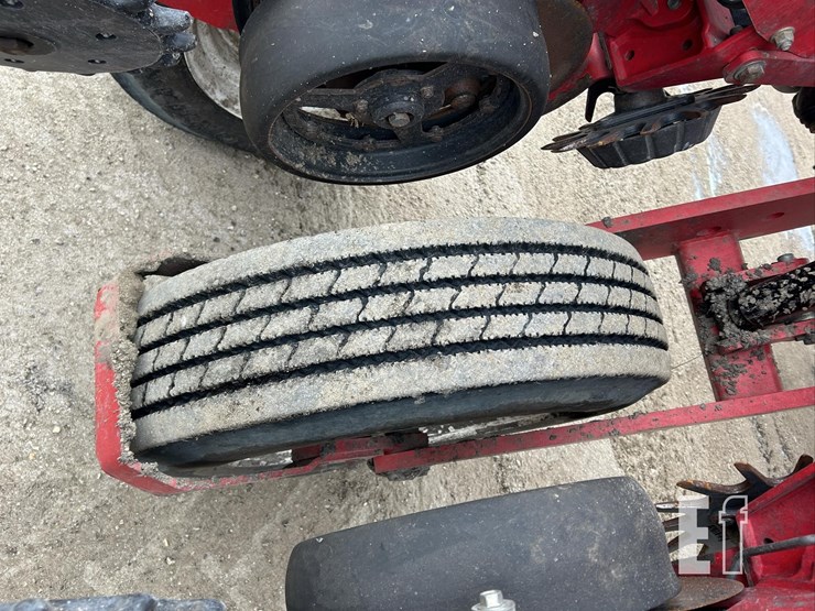 2014-white-9824-image-48