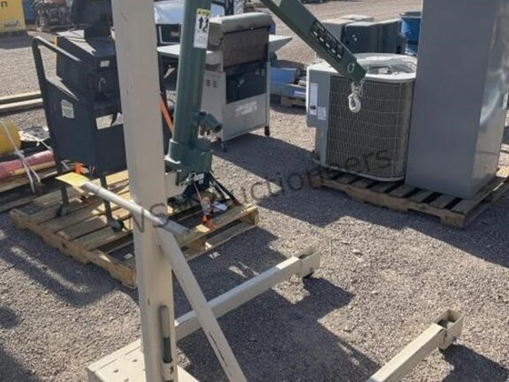 beech-1000lbs-capacity-shop-crane-image-2