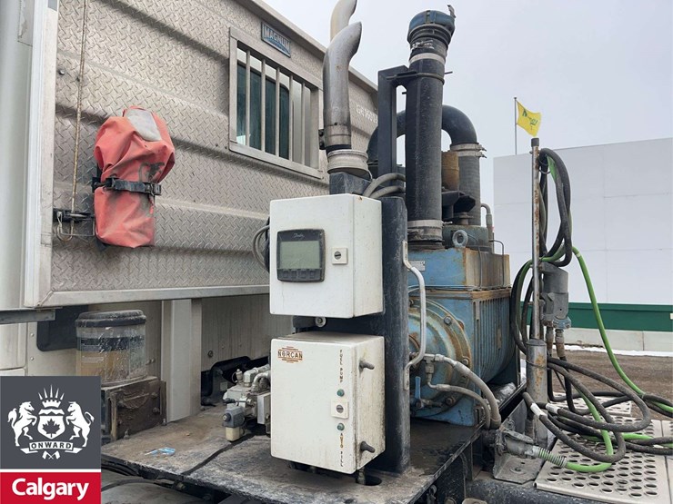 2018-kenworth-t880-image-21