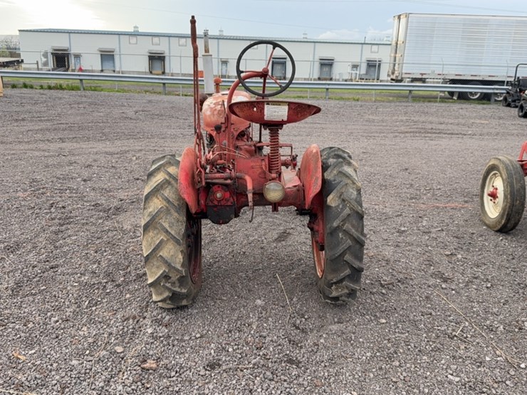 #3070-•-farmall-cab-tractor-image-10