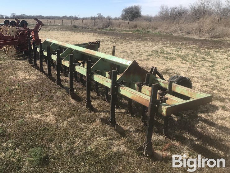 bigham-brothers-s-389-7-row-3-bar-cultivator-image-5