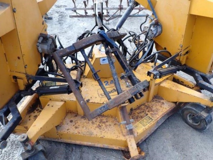 trackless-m14-pto-batwing-mower-421-image-14