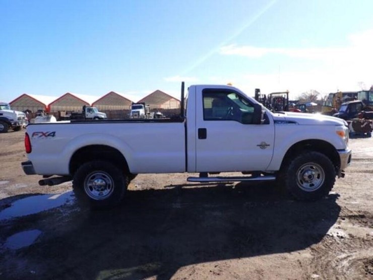 2016-ford-f350-xlt-image-4