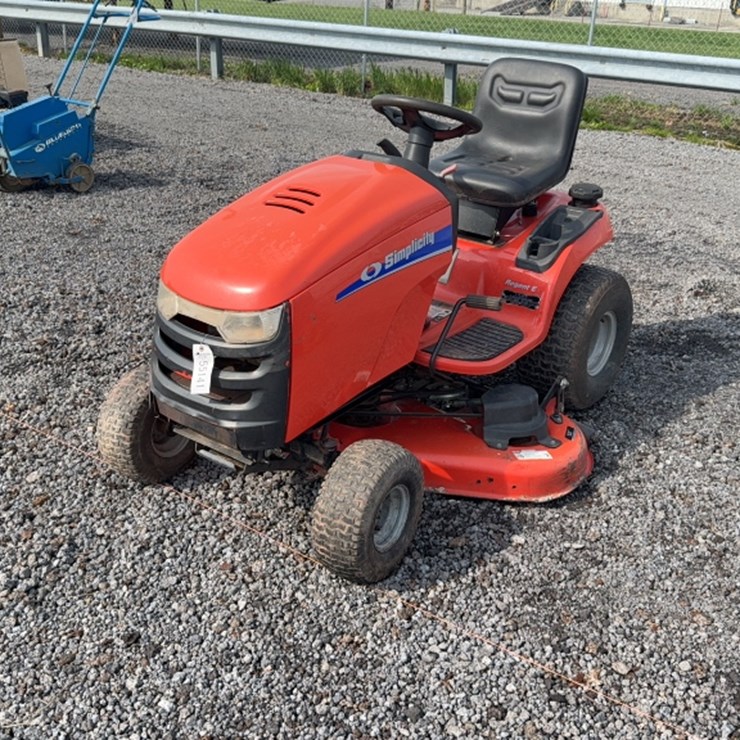 #4098 • SIMPLICITY RIDING MOWER
